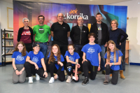 AEK et Ikastolen Elkartea ont présenté les unités pédagogiques Korrika 22 pour les écoles et les Gau Eskola
