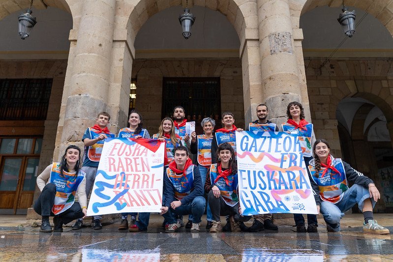 Gazte Euskaltzaleen Sarea anima a participar en las comisiones de KORRIKA